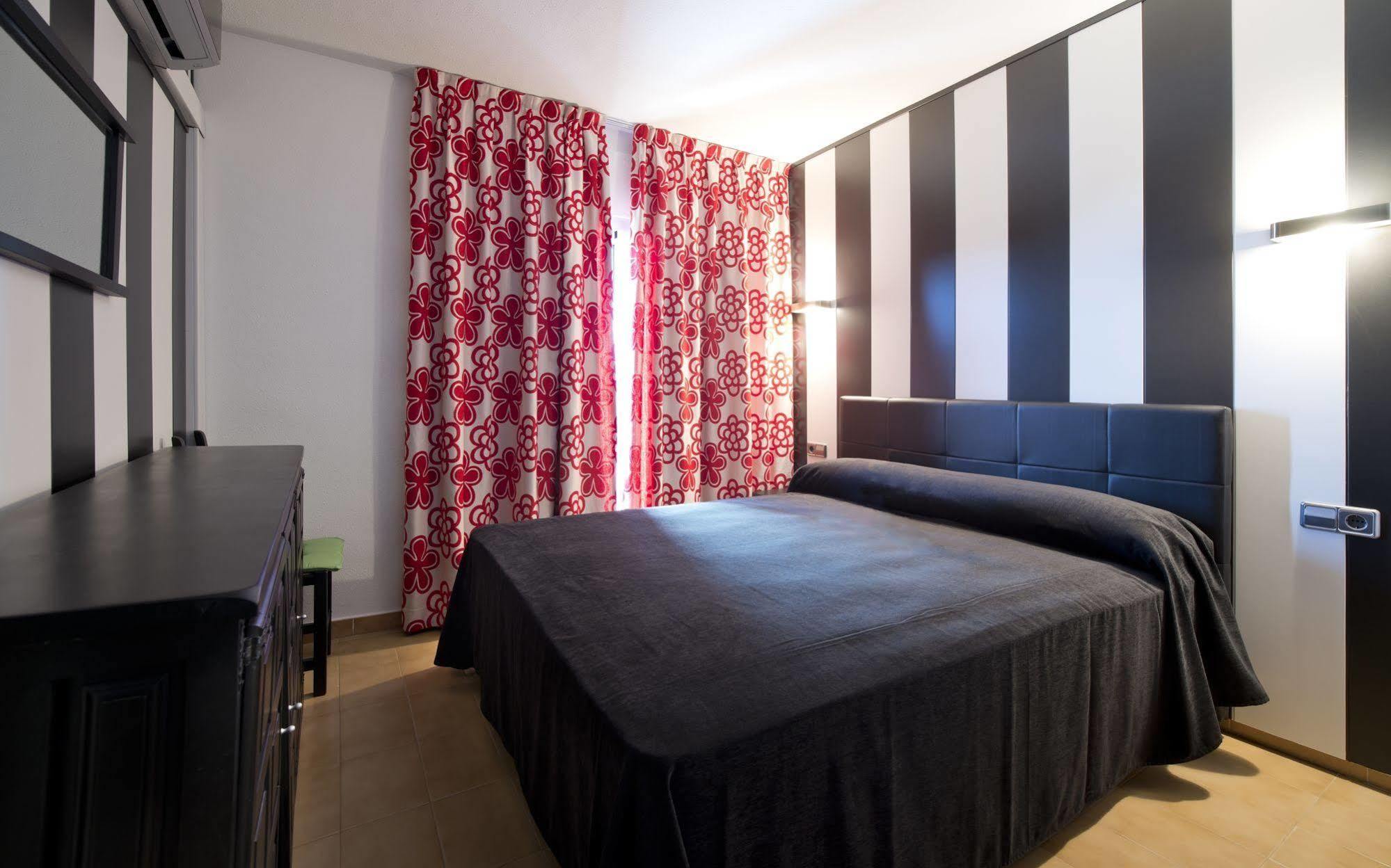 Apartamentos Salles Beach L'Estartit Eksteriør billede